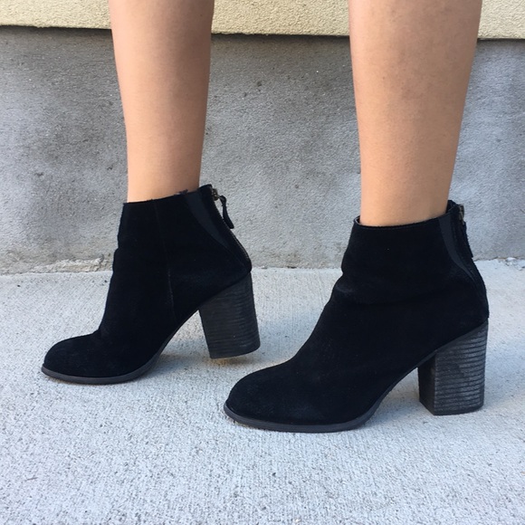 SOLD 🚫Urban Outfitters Heeled Booties - Picture 1 of 4